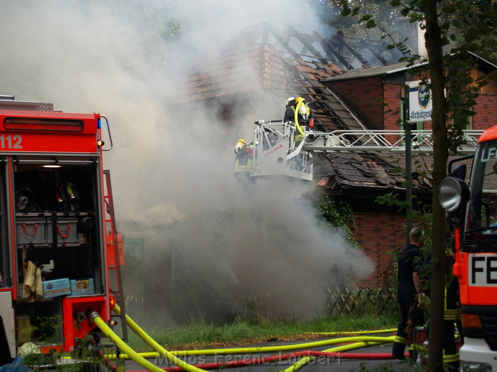 Brand Schuetzenhof Neusser Landstr P6246.JPG